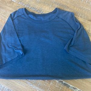Lululemon workout shirt